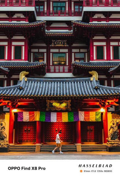 Chinatown in Singapore is a vibrant tapestry of colors and activity, where tradition meets modernity in a dynamic urban setting. From the rich aroma of sizzling street food to the rhythmic beats of cultural performances, every corner of Chinatown pulsates with life, inviting us to immerse ourselves in its spirited charm.